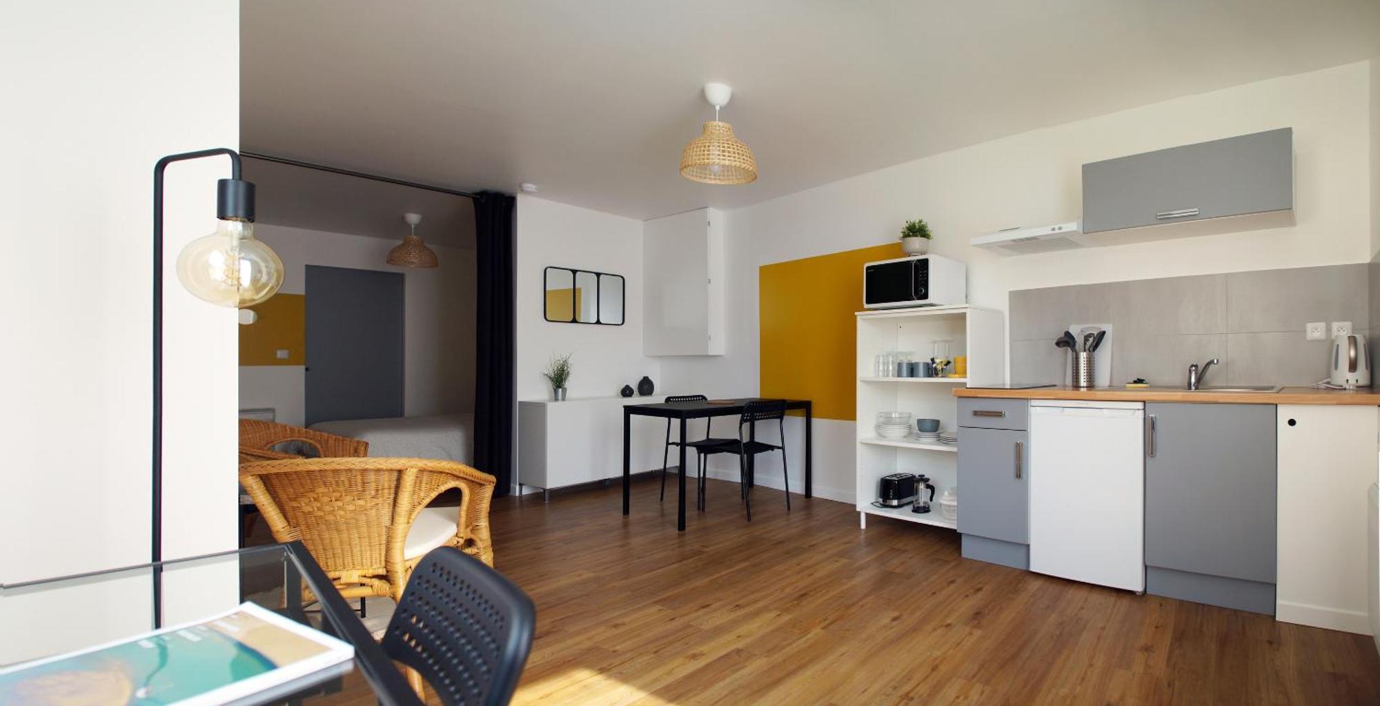 La Residence Des 53 라로츠수르욘 외부 사진