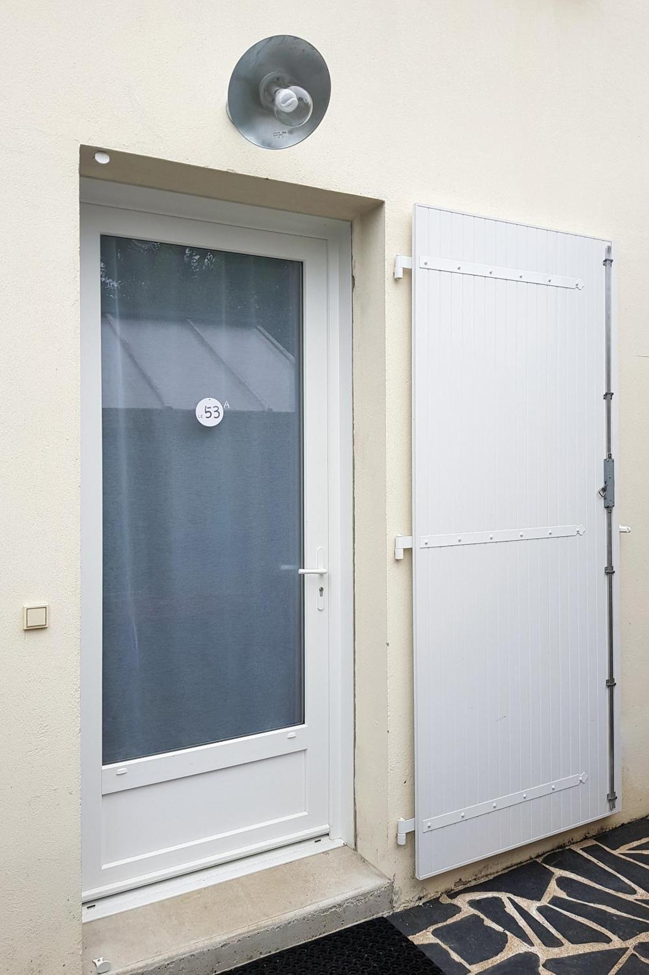 La Residence Des 53 라로츠수르욘 외부 사진